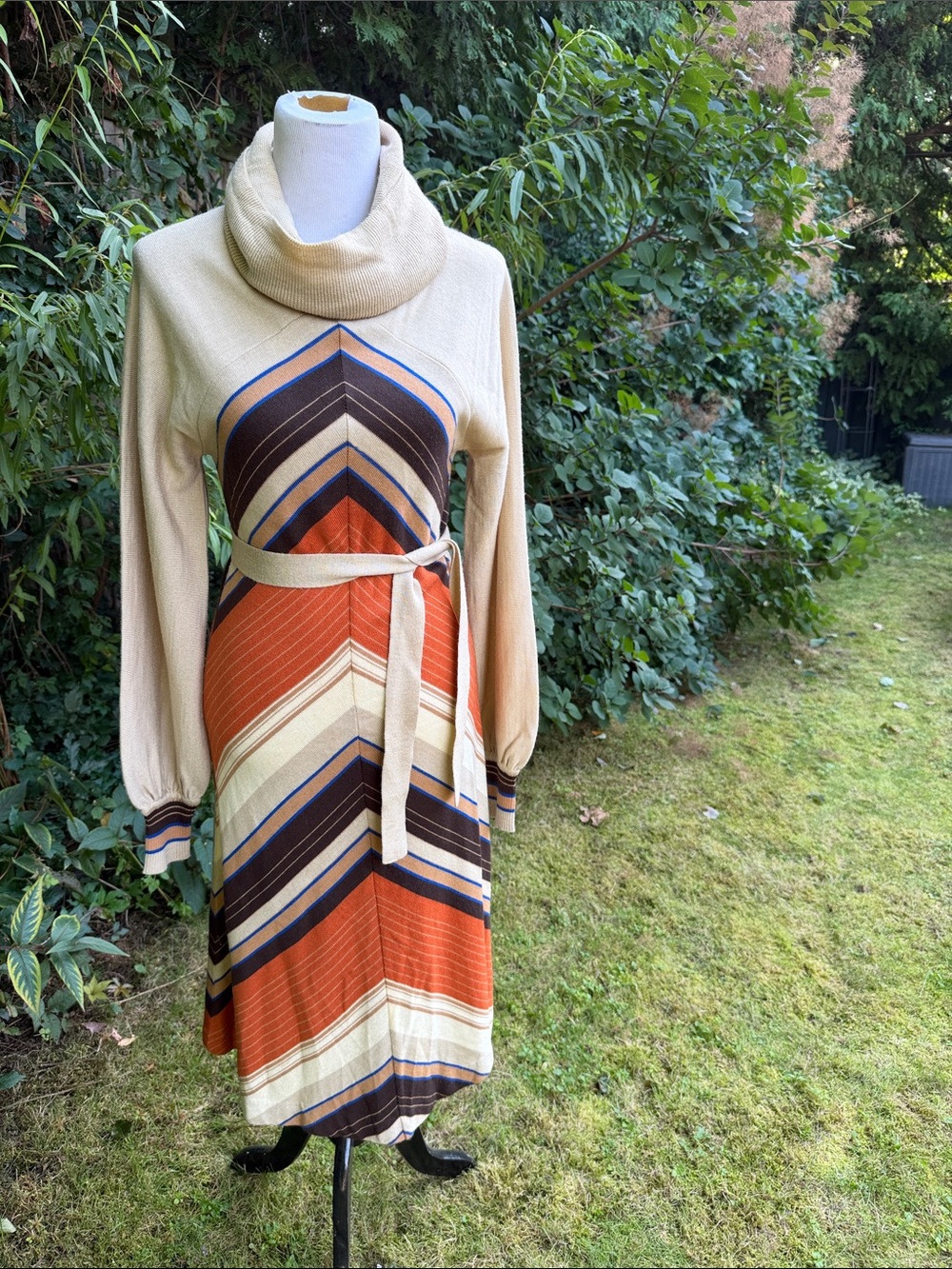 70’s acrylic knit Chevron Midi Dress in Cream and Rust